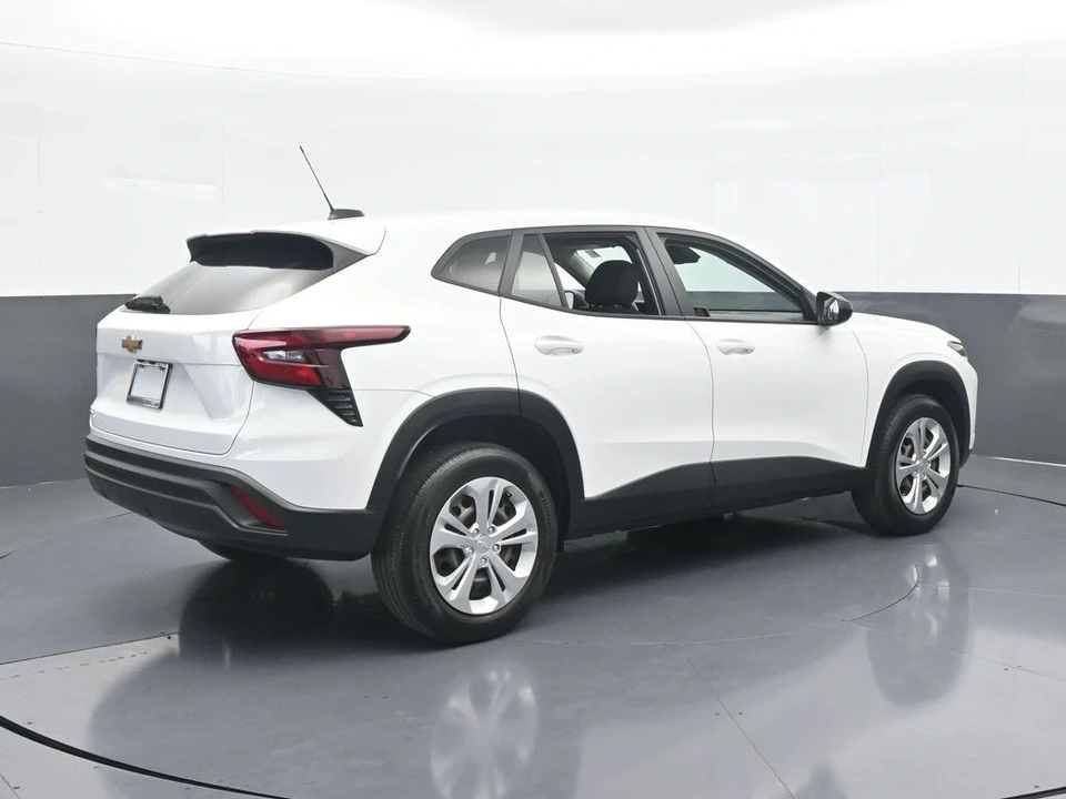 2024 Chevrolet Trax - Image 6 of 12