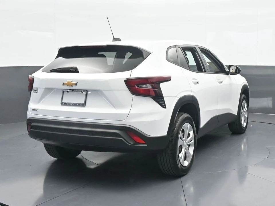 2024 Chevrolet Trax - Image 5 of 12