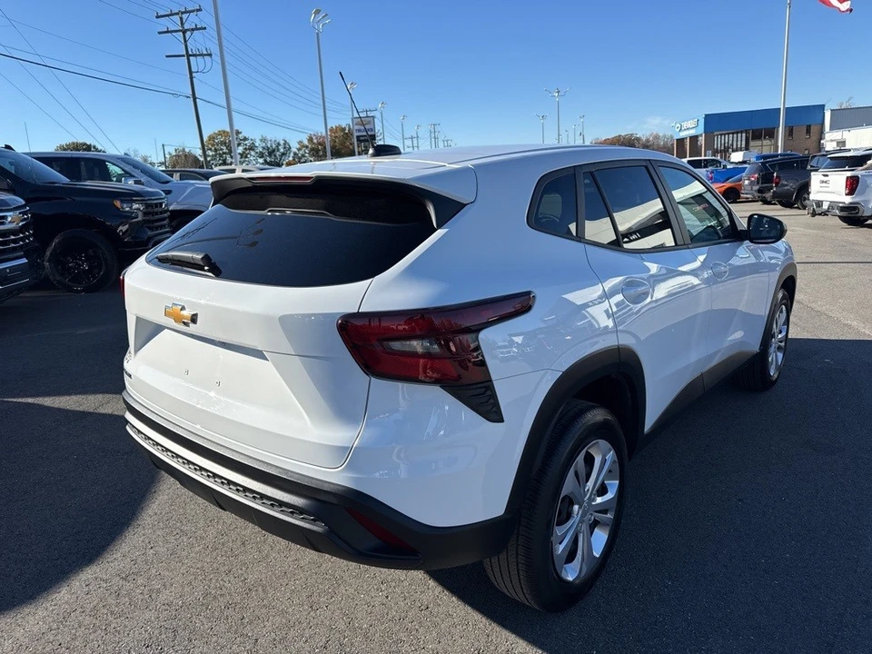 2024 Chevrolet Trax - Image 5 of 12