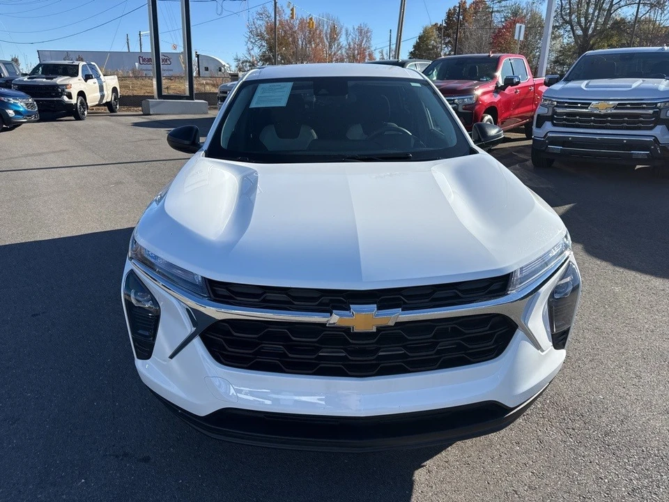 2024 Chevrolet Trax - Image 8 of 12