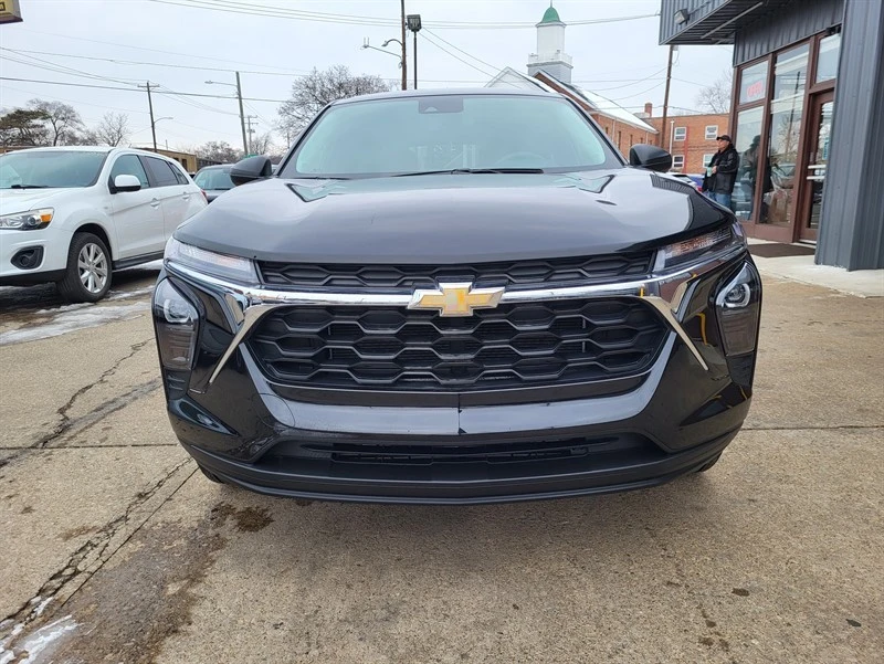 2024 Chevrolet Trax - Image 2 of 14