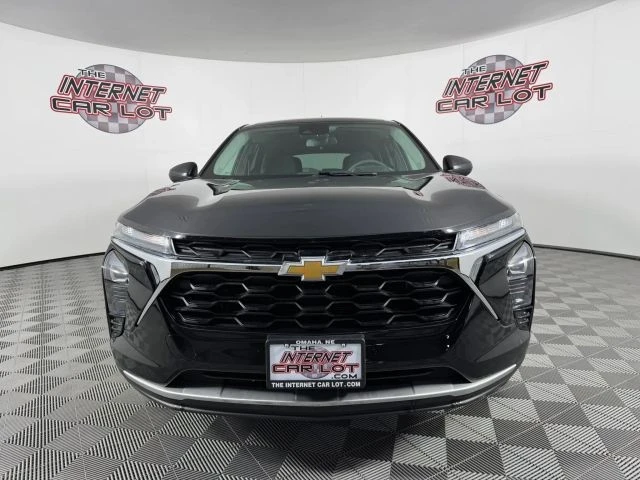 2024 Chevrolet Trax - Image 2 of 12