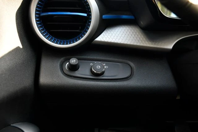 2024 Chevrolet Trax - Image 20 of 31