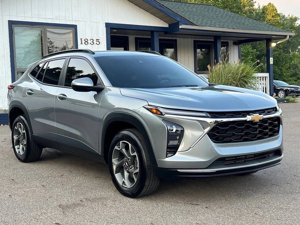 2024 Chevrolet Trax - Image 8 of 21