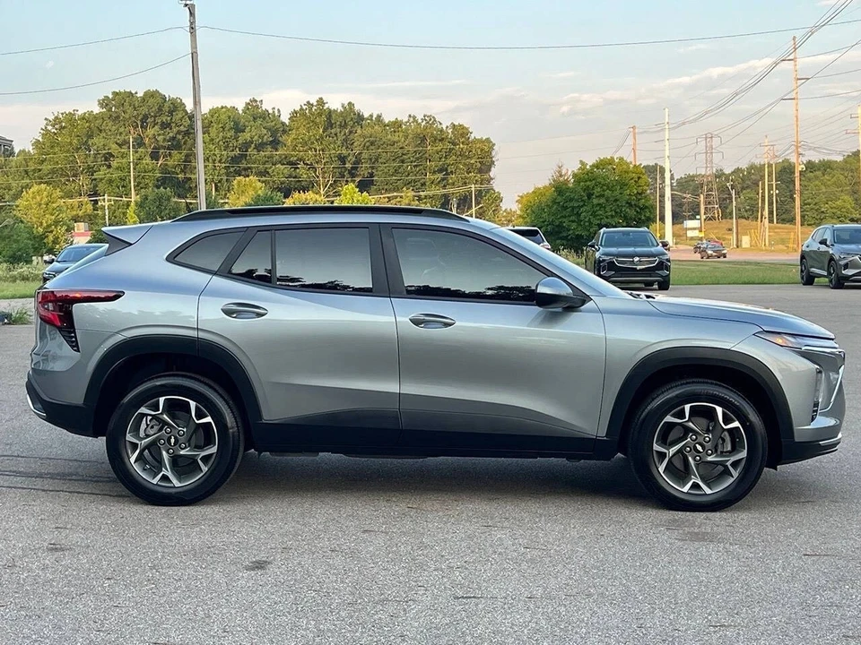 2024 Chevrolet Trax - Image 14 of 21