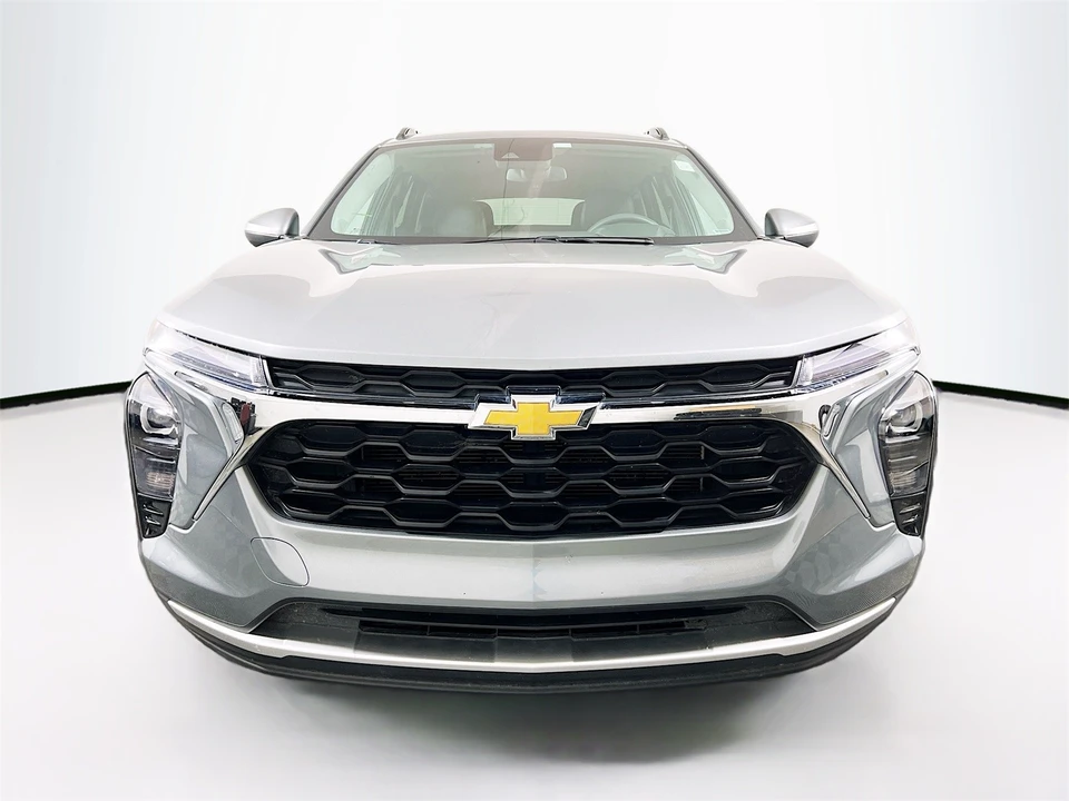 2024 Chevrolet Trax - Image 2 of 12