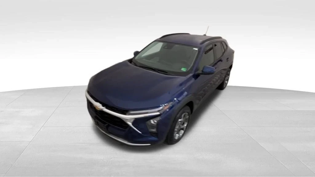 2024 Chevrolet Trax - Image 2 of 12