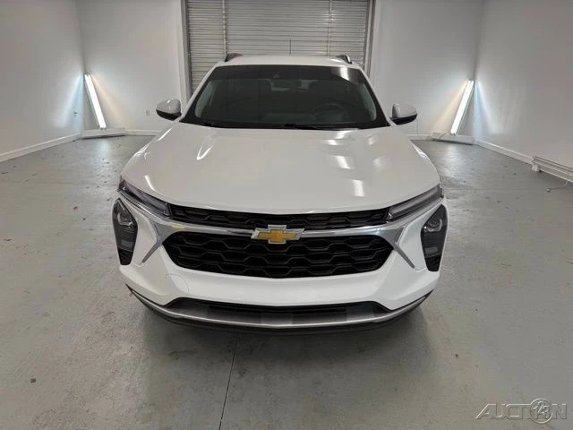 2024 Chevrolet Trax - Image 2 of 12
