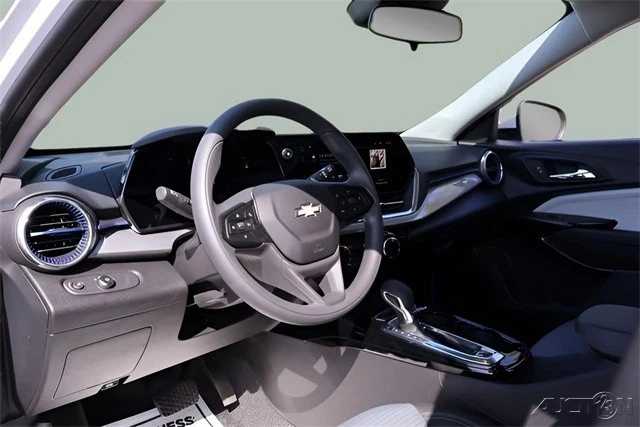2024 Chevrolet Trax - Image 10 of 17