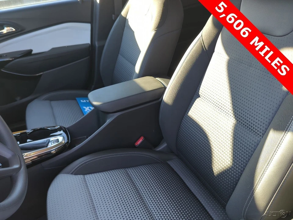 2024 Chevrolet Trax - Image 10 of 20