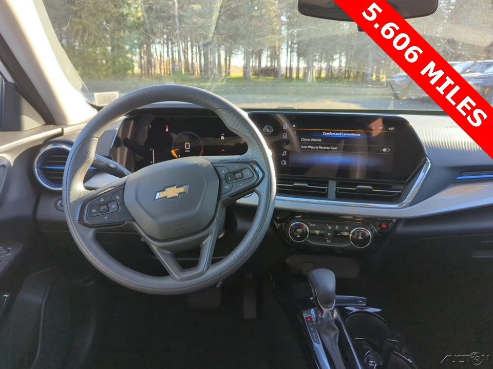 2024 Chevrolet Trax - Image 9 of 12