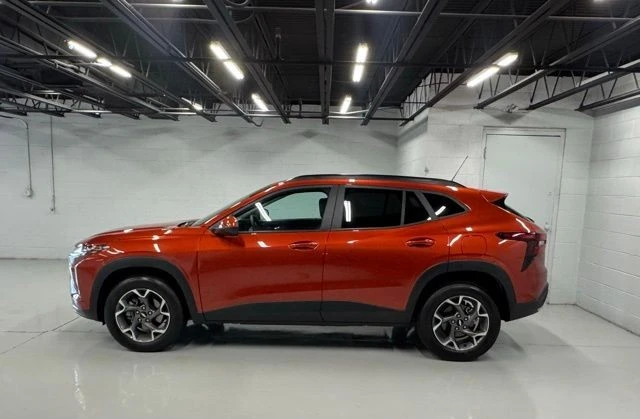 2024 Chevrolet Trax - Image 2 of 21