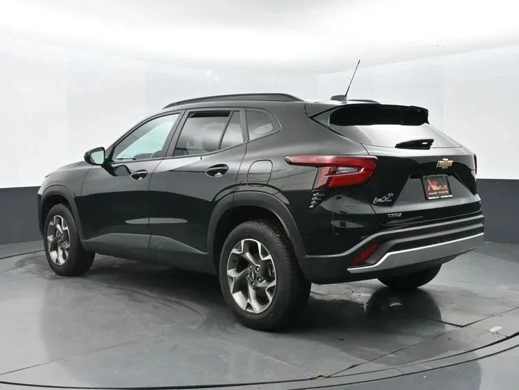 2024 Chevrolet Trax - Image 9 of 12