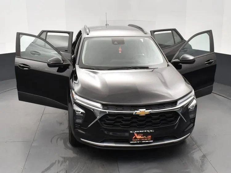 2024 Chevrolet Trax - Image 10 of 12