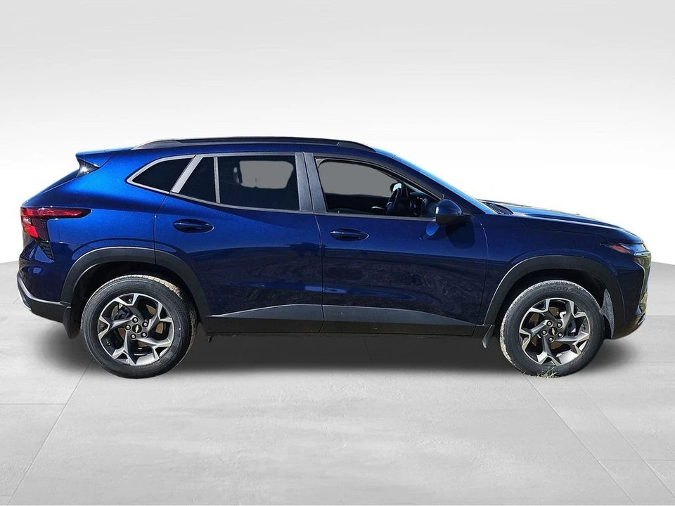 2024 Chevrolet Trax - Image 12 of 21