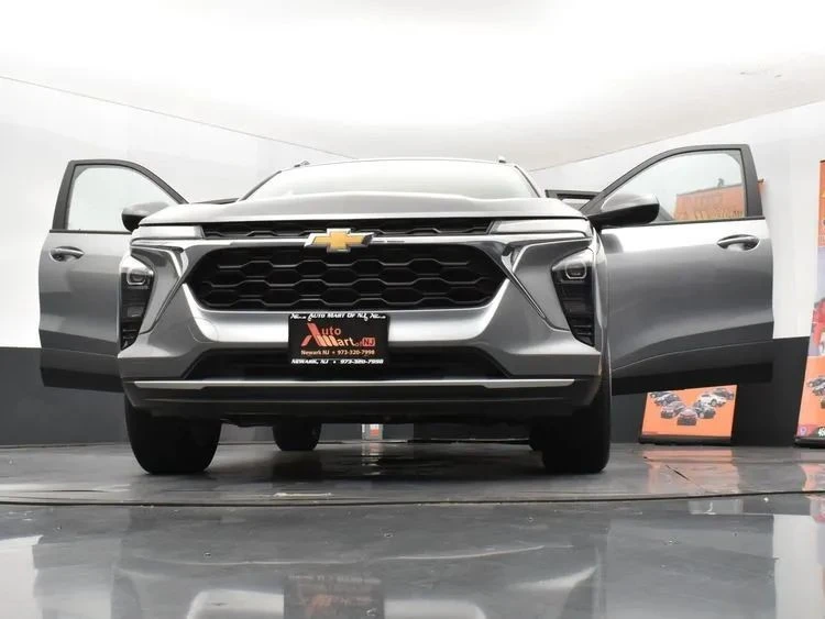 2024 Chevrolet Trax - Image 11 of 12