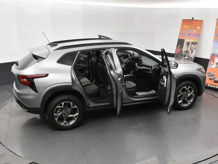 2024 Chevrolet Trax - Image 6 of 12