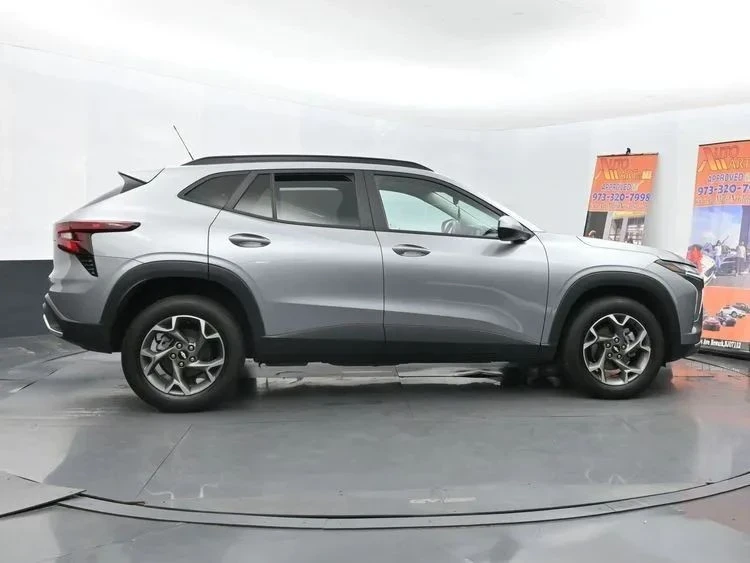 2024 Chevrolet Trax - Image 4 of 12
