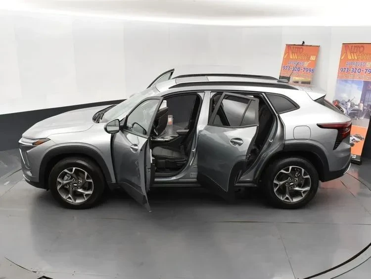2024 Chevrolet Trax - Image 7 of 12