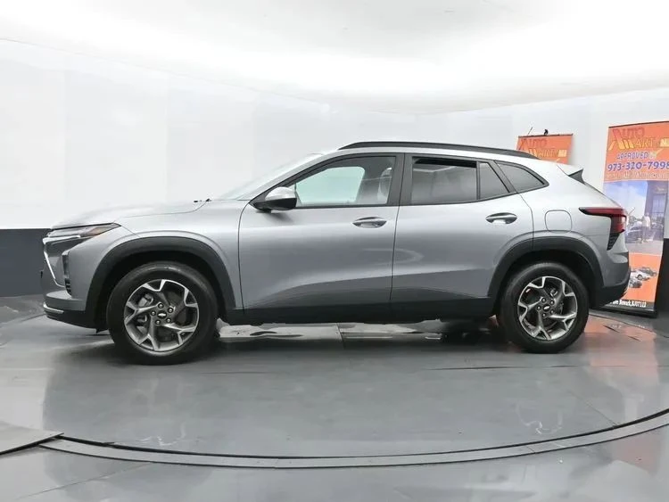 2024 Chevrolet Trax - Image 5 of 12