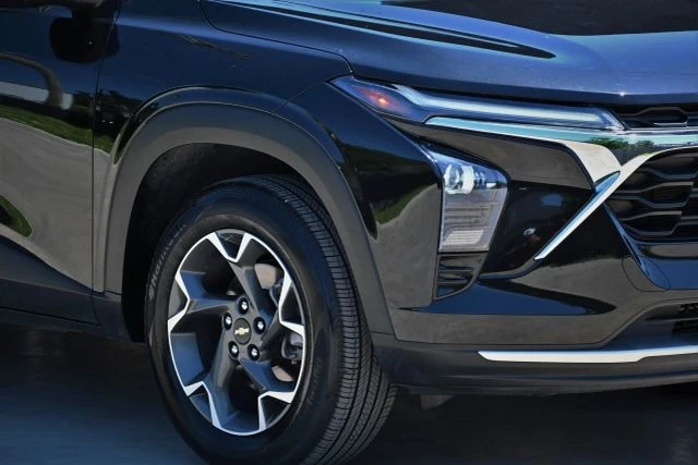 2024 Chevrolet Trax - Image 10 of 21