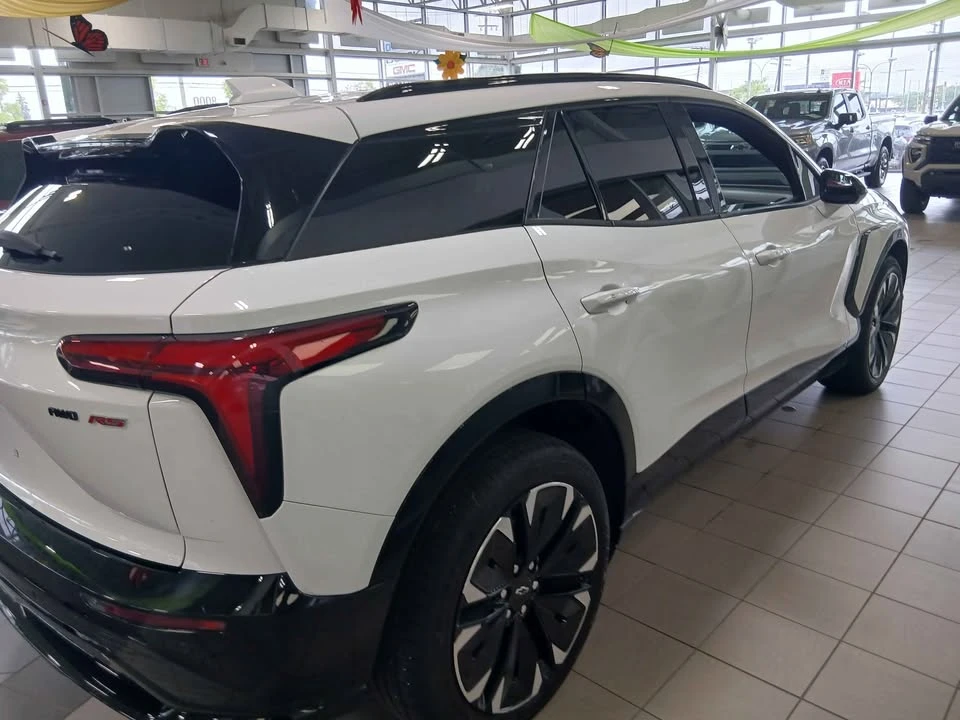 2024 Chevrolet Blazer - Image 2 of 11