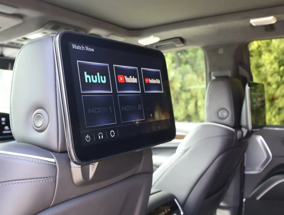 2024 Cadillac Escalade 5th Gen - Image 13 of 17