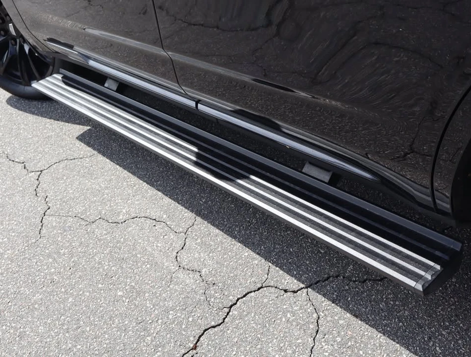 2024 Cadillac Escalade 5th Gen - Image 16 of 17
