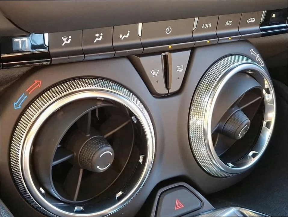 2024 Chevrolet Camaro 6th Gen - Image 16 of 19