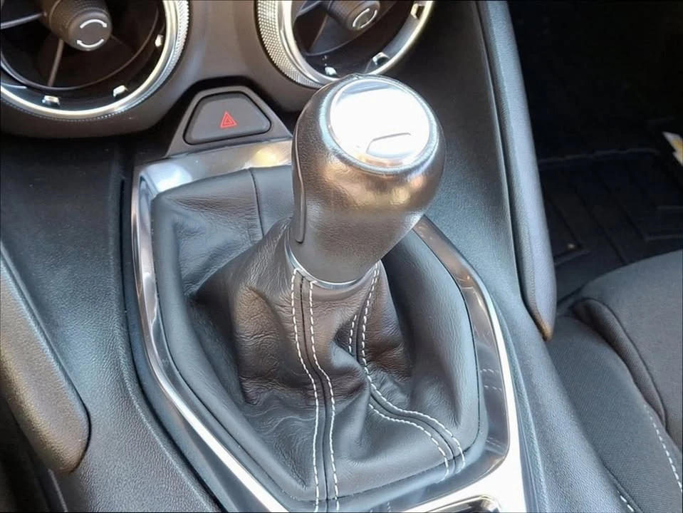 2024 Chevrolet Camaro 6th Gen - Image 15 of 19