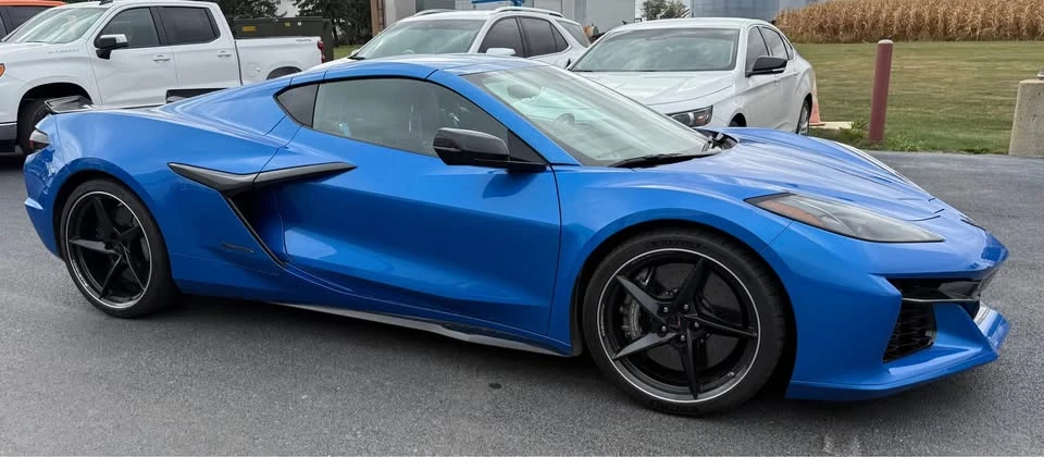 2024 Chevrolet Corvette C8 E-Ray - Image 2 of 15