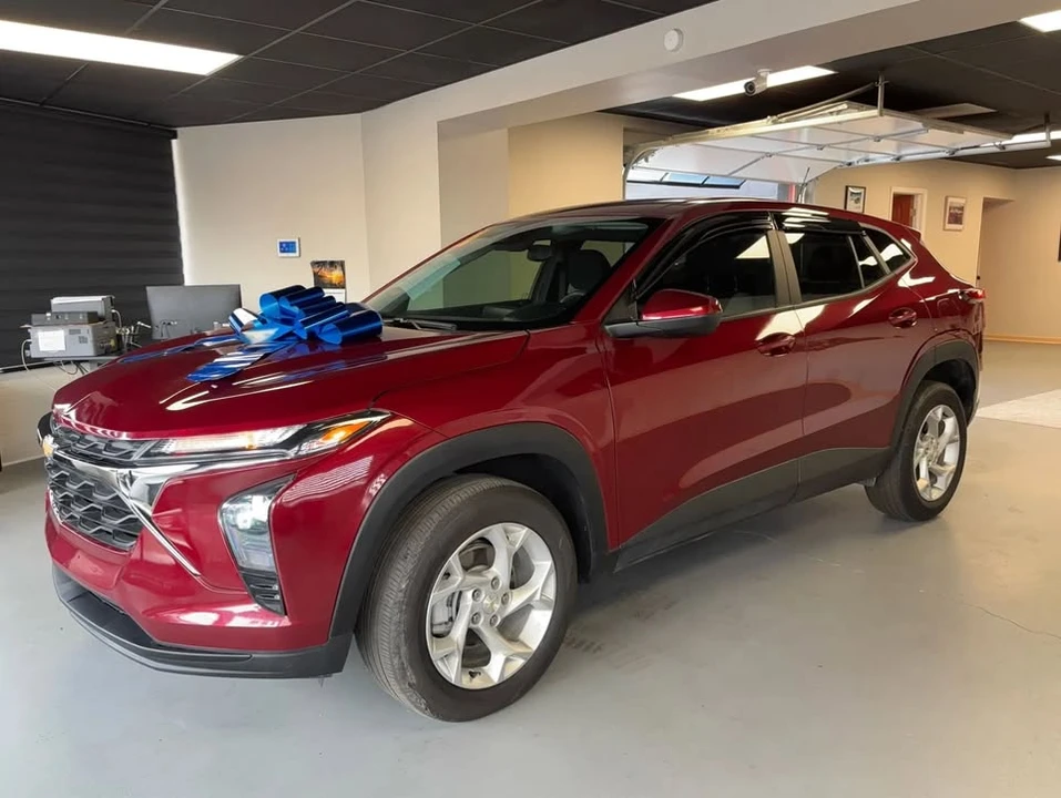 2024 Chevrolet Trax - Image 2 of 15