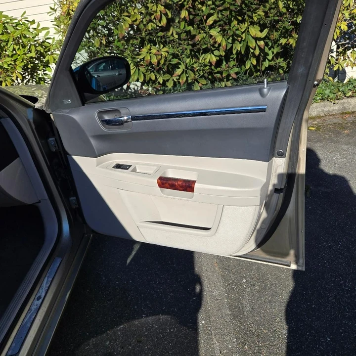 2024 Chrysler 300 (2005-2023) - Image 14 of 15