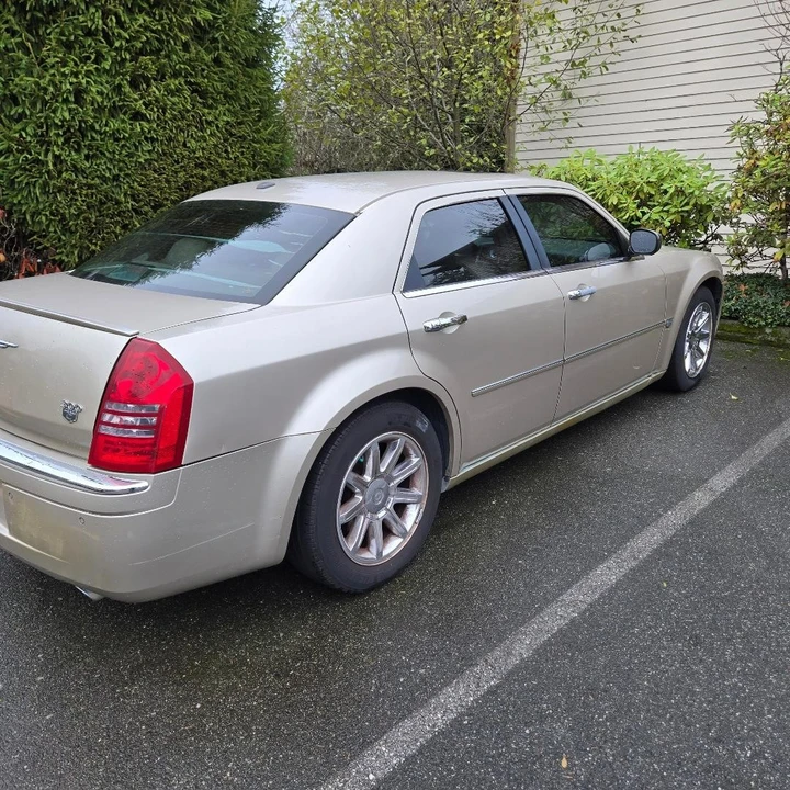 2024 Chrysler 300 (2005-2023) - Image 2 of 15