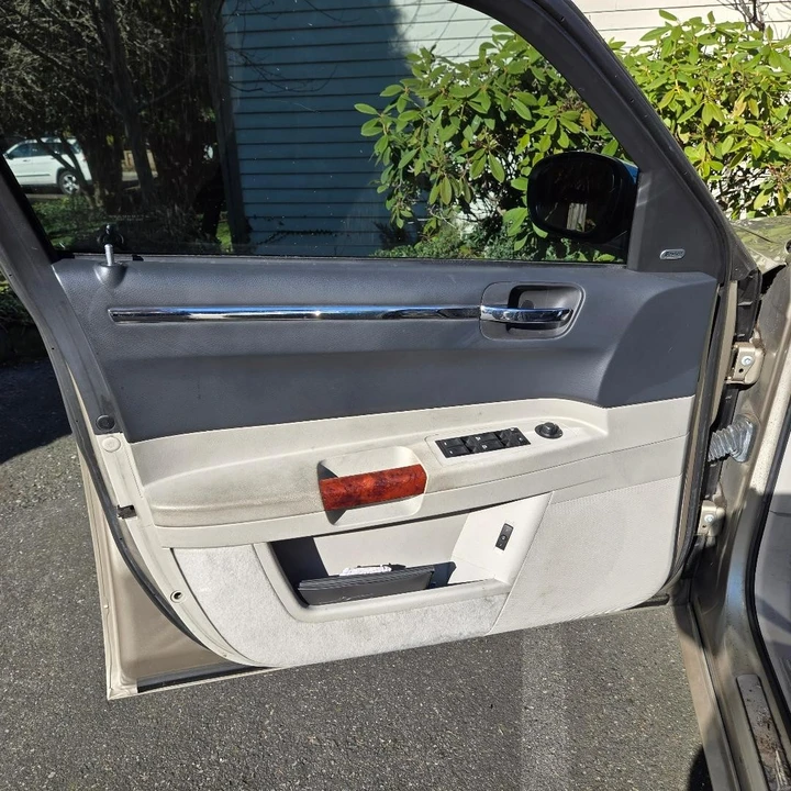 2024 Chrysler 300 (2005-2023) - Image 13 of 15