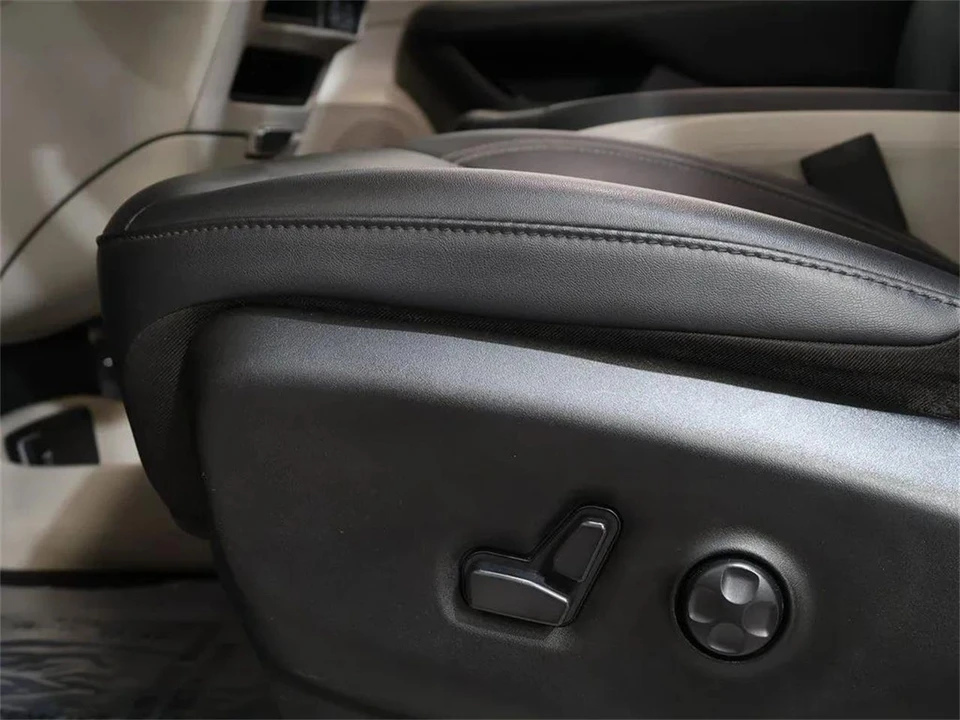 2024 Chrysler - Image 13 of 31