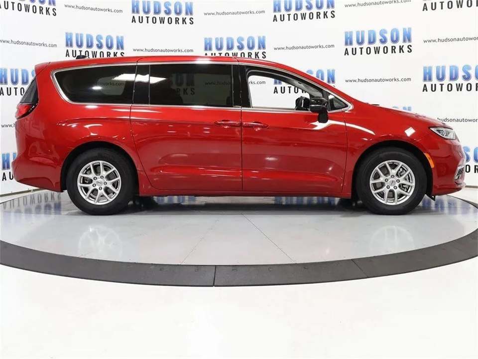 2024 Chrysler - Image 7 of 31