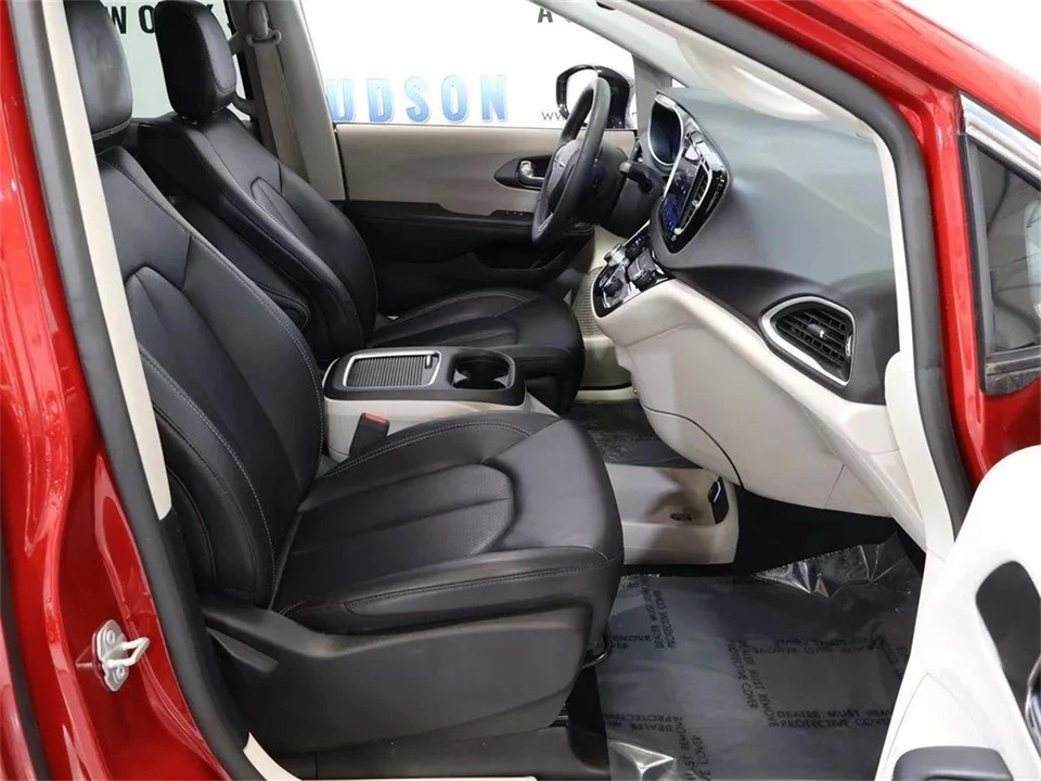2024 Chrysler - Image 28 of 31