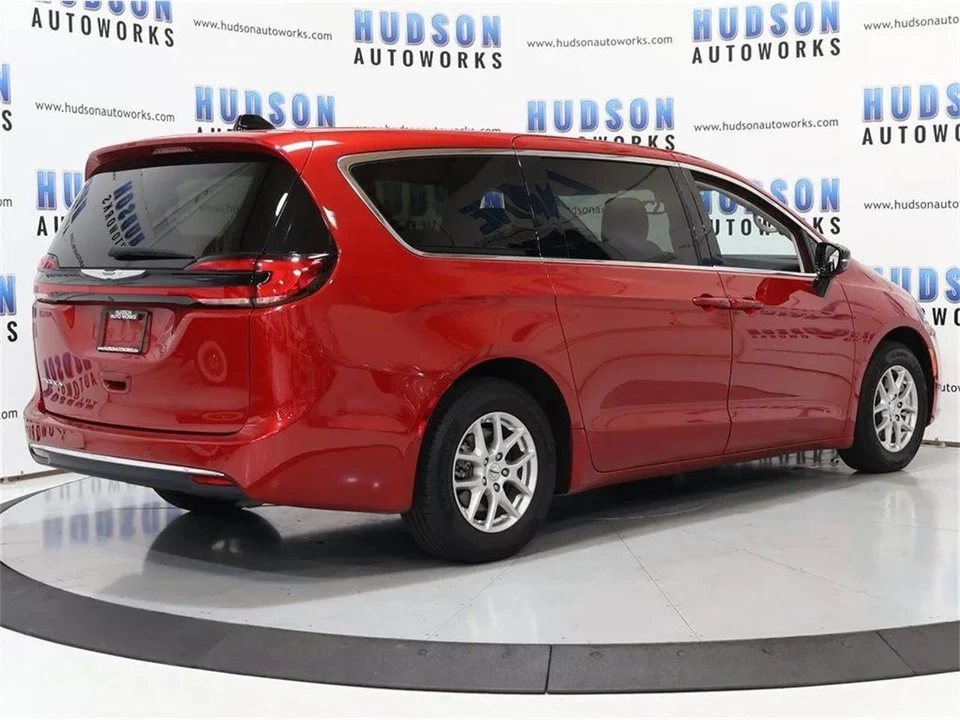 2024 Chrysler - Image 6 of 31