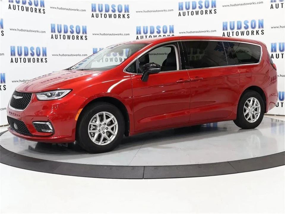 2024 Chrysler - Image 2 of 31
