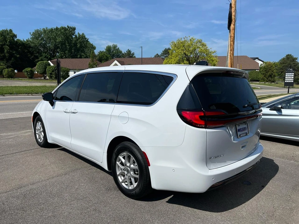 2024 Chrysler - Image 6 of 31