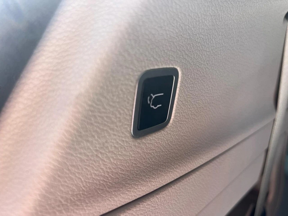 2024 Chrysler - Image 30 of 31