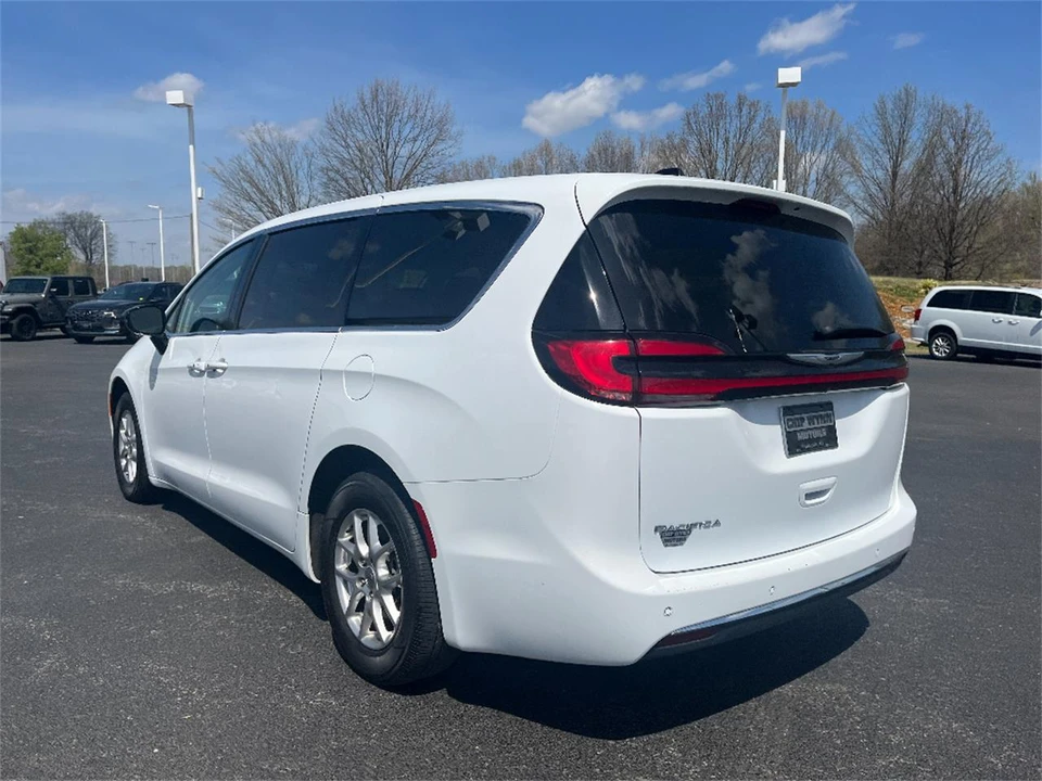 2024 Chrysler - Image 5 of 31
