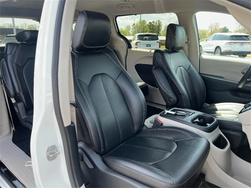 2024 Chrysler - Image 14 of 31