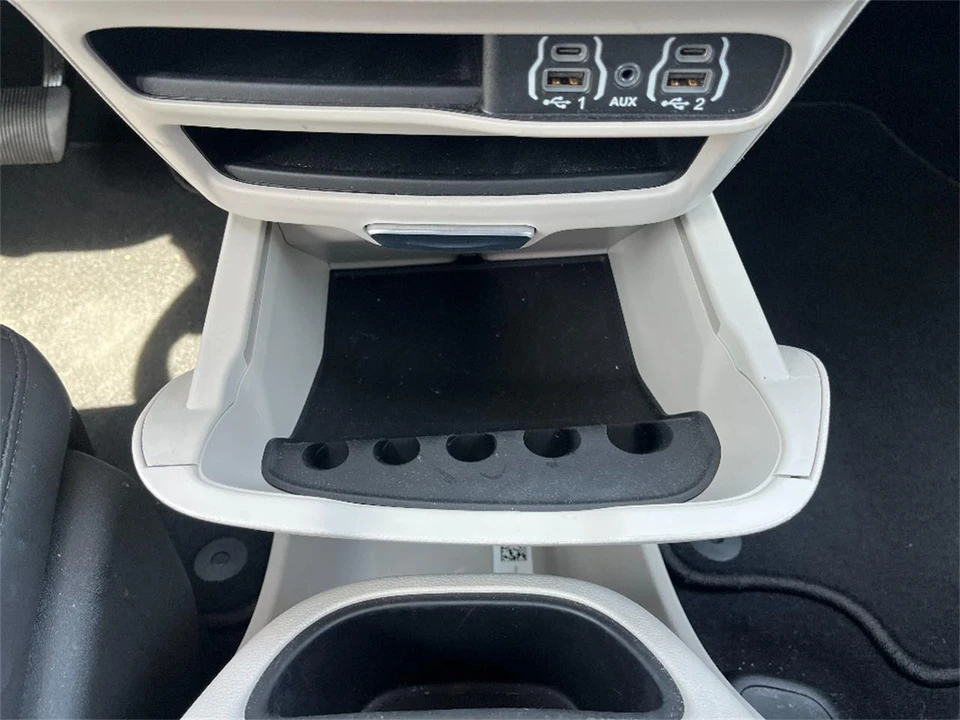 2024 Chrysler - Image 26 of 31