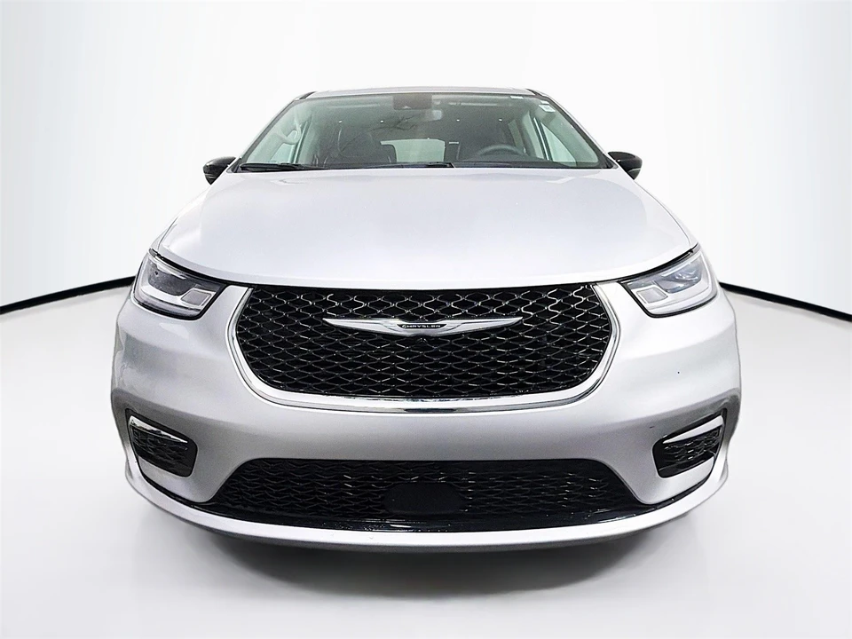 2024 Chrysler - Image 2 of 12