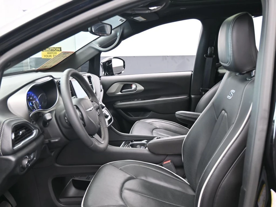2024 Chrysler - Image 12 of 12