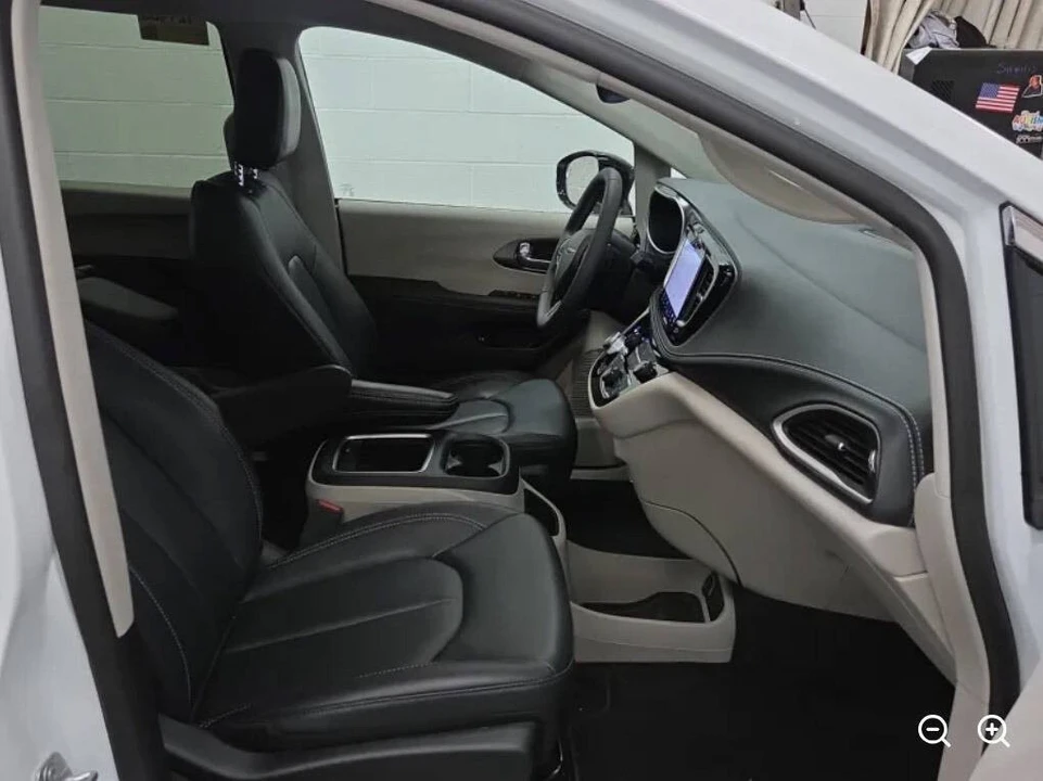 2024 Chrysler - Image 6 of 12