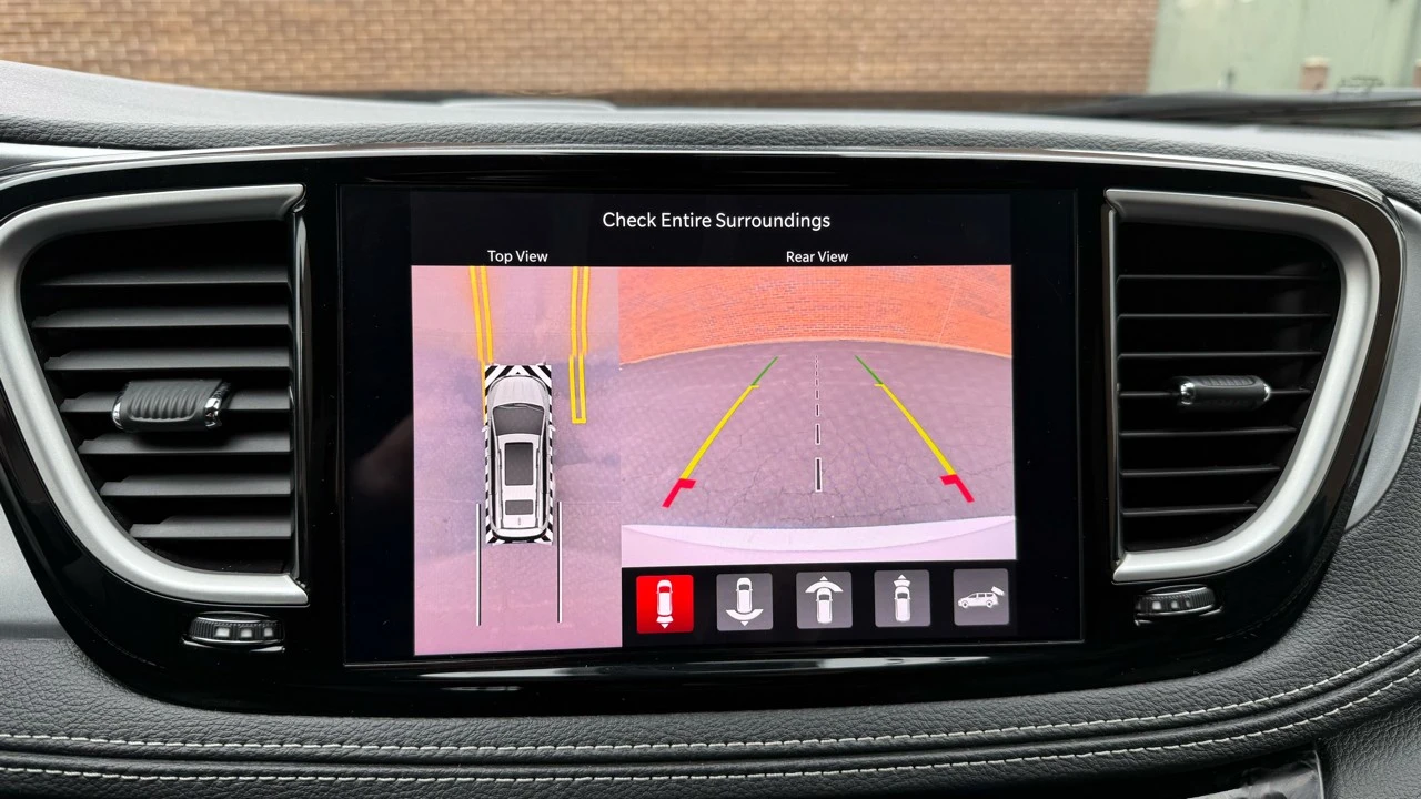 2024 Chrysler - Image 17 of 21