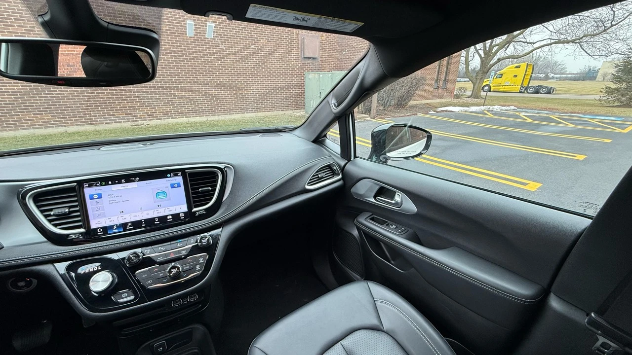 2024 Chrysler - Image 18 of 21